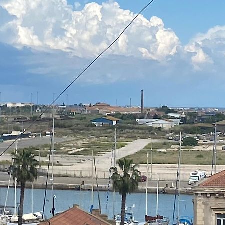 Studio meublé 5 mn de la gare 10 mn des plages Sète Esterno foto